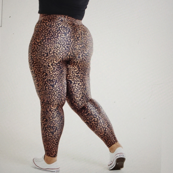 DONATED!Fashion to Figure Leopard Print Leggings - Picture 2 of 7